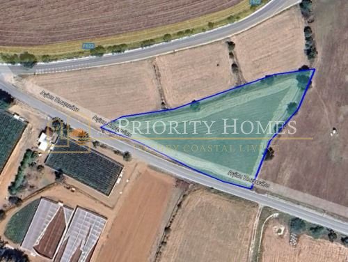 Residential Field in Anarita