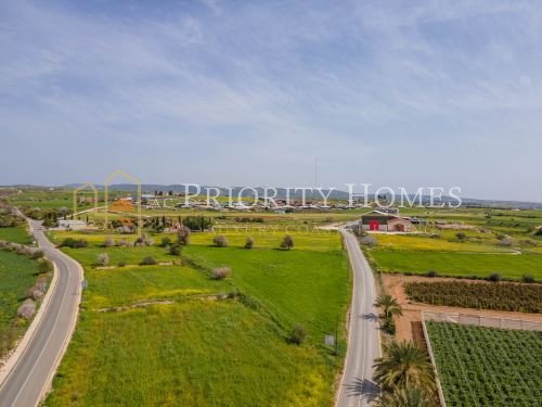 Residential Field in Anarita