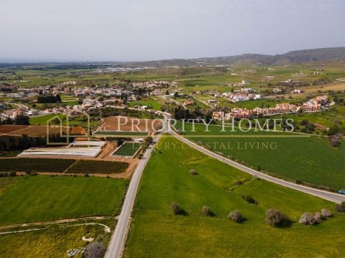 Residential Field in Anarita
