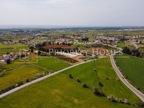 Residential Field in Anarita